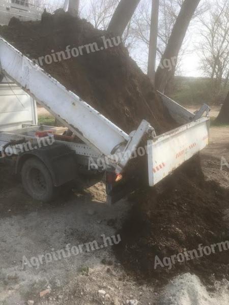 Delivery of mature manure to small gardens in Diósdi