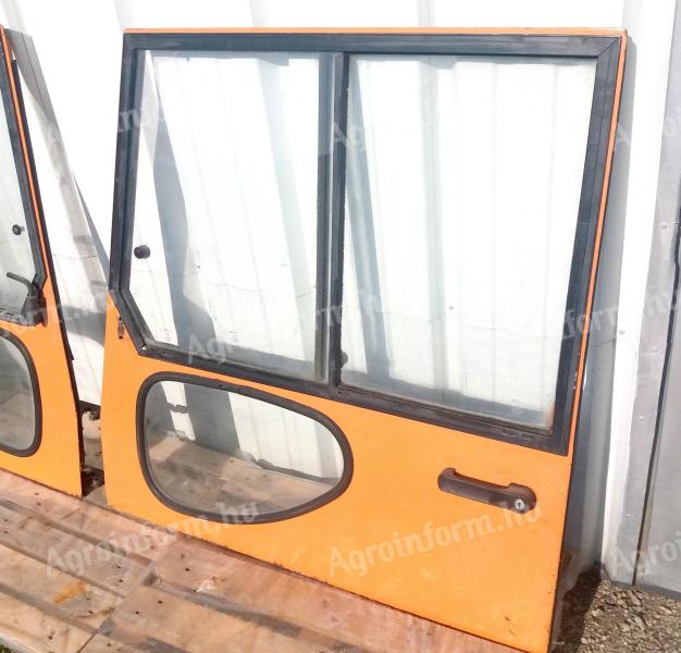 Schmidt SK 153 street sweeper doors