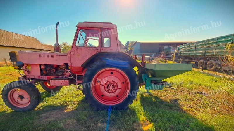 MTZ-80 tractor and fertilizer spreader in one