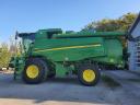 John Deere T660i combine