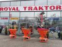 TRÁVA O POĽSKÝCH 400 LITROVÝCH HNOJIVÁCH S HYDRAULICKÝM OTVOROM - TRAKTOR ROYAL