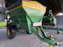 Tornado trailed fertilizer spreader