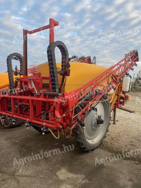 Source 3000/20 field sprayer