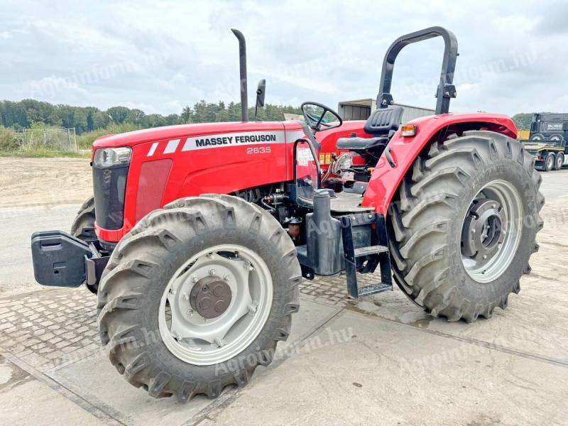 Massey Ferguson 2635 / 2022 / 15 h / NOV stroj / Leasing od 20 %