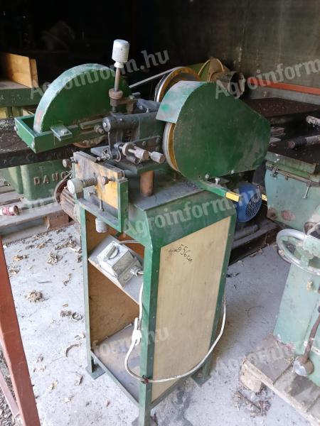 Band saw blade sharpener saw blade sharpener