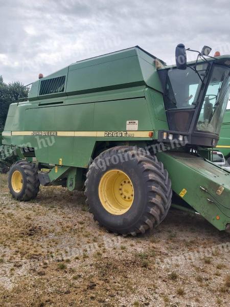 Kombajn zbożowy John Deere 2266 Extra