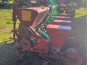 Becker Aeromat 4 row fertilizer spreader