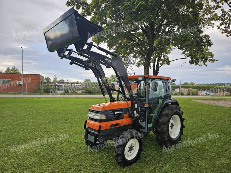 Kubota 33 KM PowerShift, klimatyzacja, 2 nowe przednie opony, bezpłatna dostawa, serwisowany