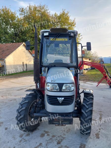 Foton 504 mit Frontlader