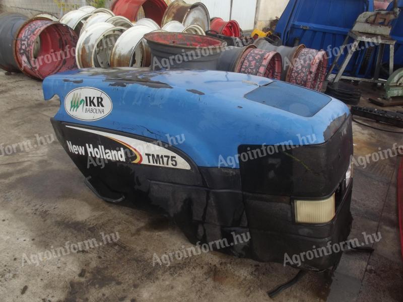 Prodajem haubu motora traktora New Holland TM 175