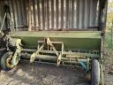 UNHZ 750 grab seeder with henged