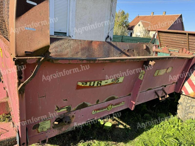 RUR 5.5 manure spreader