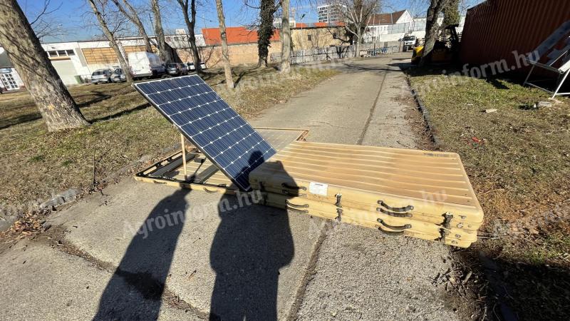 Vojaški mobilni solarni panel v prenosnem kovčku