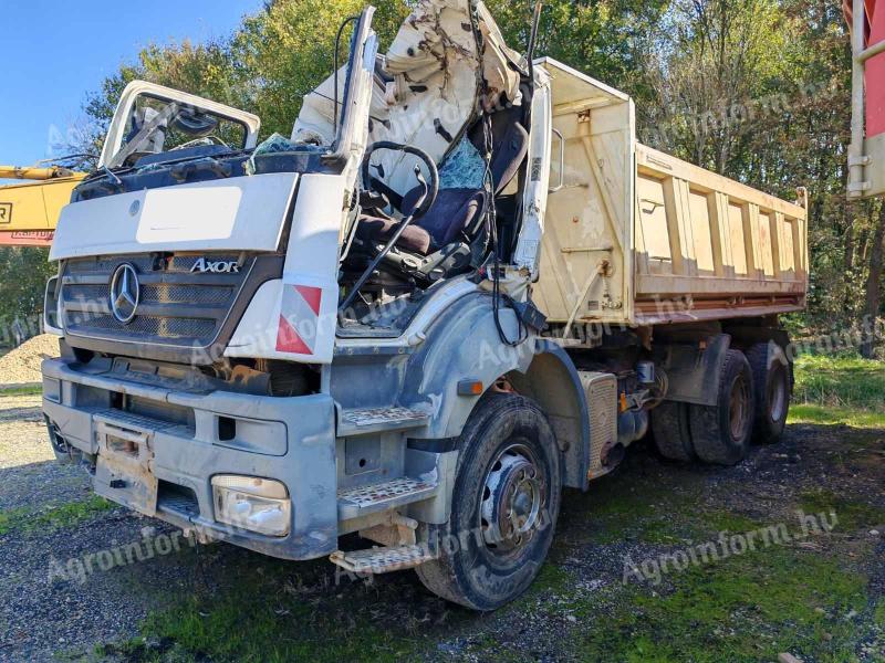 MERCEDES-BENZ AXOR 2643 - 6x4 - Z lomljeno kabino - Brez nadgradnje