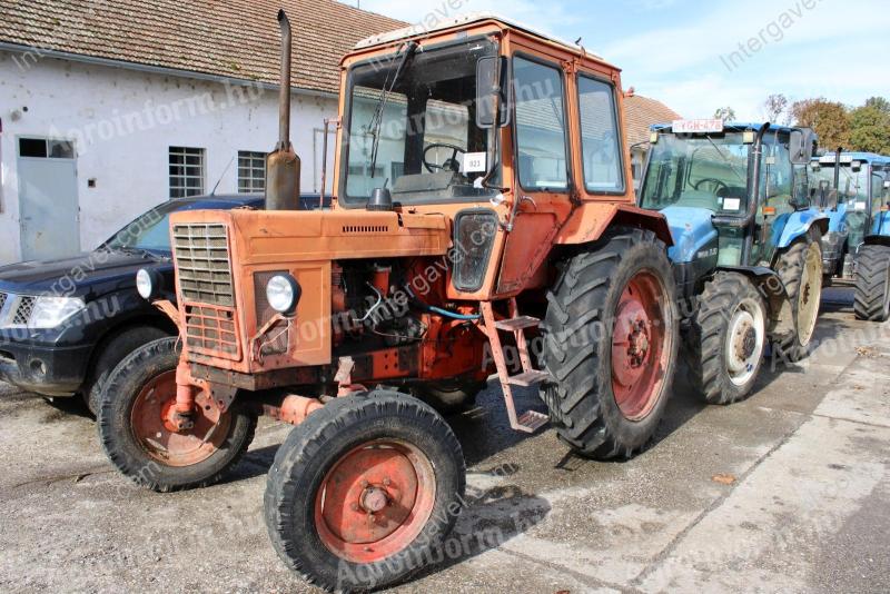 MTZ-80 tractor