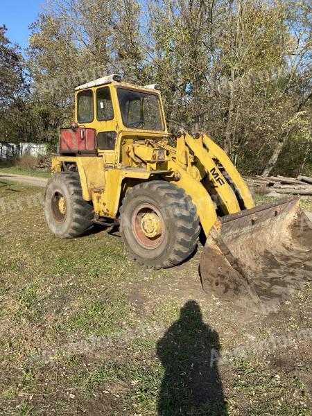 Massey Ferguson 44 čelni nakladalnik