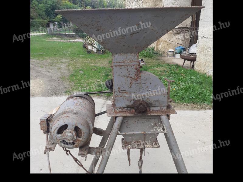 Industrial hammer mill