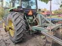 Traktor John Deere 4650