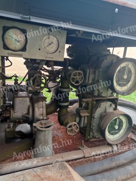 Self priming petrol transfer (irrigation) pump