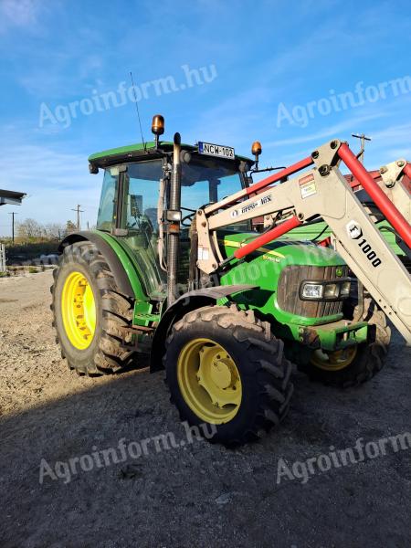 Traktor John Deere 5080M s čelnim nakladalnikom za prodajo