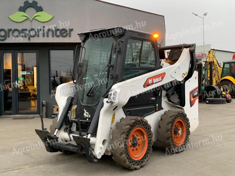 Bobcat S66 mini loader