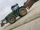 John Deere 7830