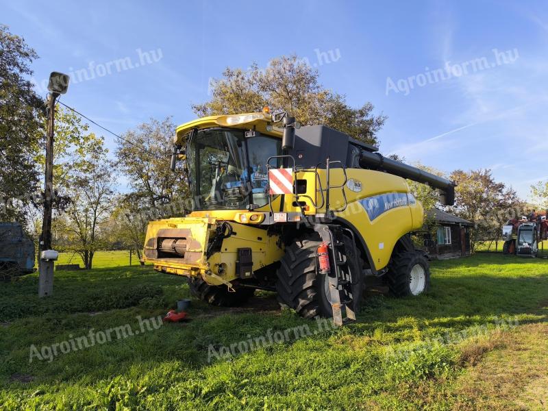 New Holland cr9060