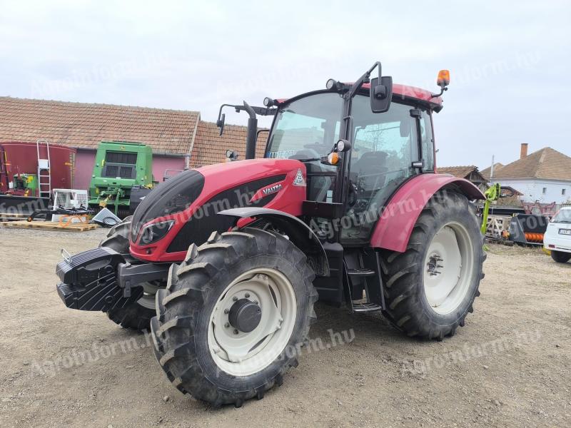 Valtra A124H Traktor