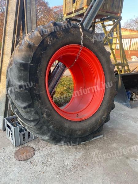 Ikerkerék szett Firestone 620/70R42 gumizással. 20x42-es ikerfelni, használt Firestone gum