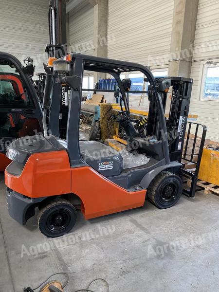 Toyota 2.5 t diesel forklift (2.5 t - 4.3 m)