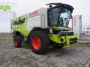 Kombajn Claas Lexion 6700 s adaptérem na obilí