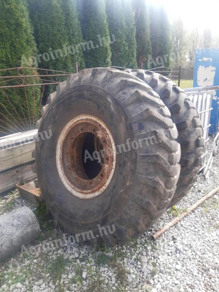 Tractor - Báger rubber