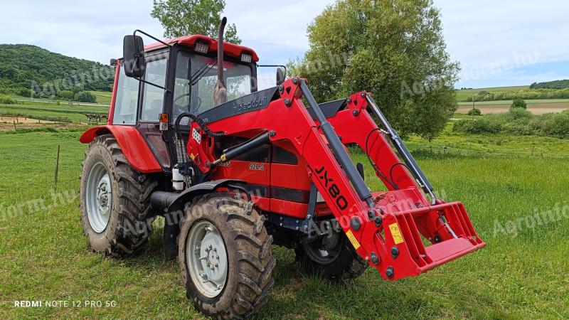 Belarus 920.3 Blackbull cu încărcător frontal