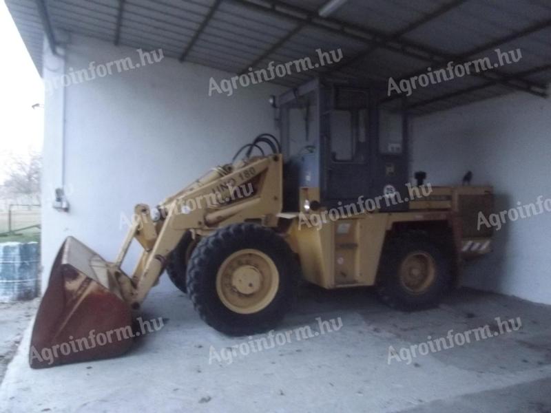 Detvan Uno 180 all-wheel drive front loader for sale in good aesthetic and technical condition