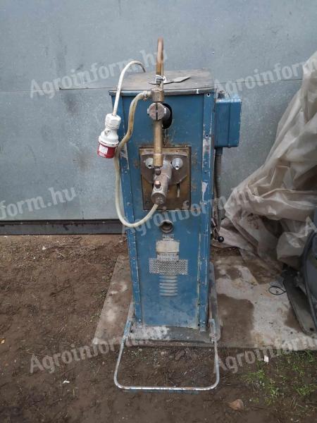 Spot welder for sale