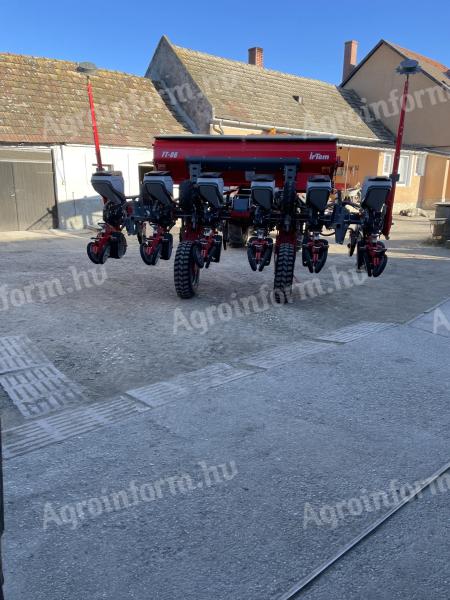 IRTEM Feronia FT06 trailed pneumatic seed drill