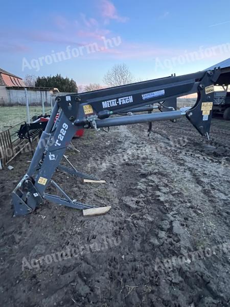 Încărcător frontal Metal Fach T229