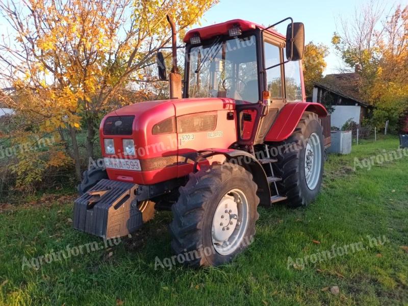 Ciągnik MTZ 920.3 z 2.597 godzinami pracy