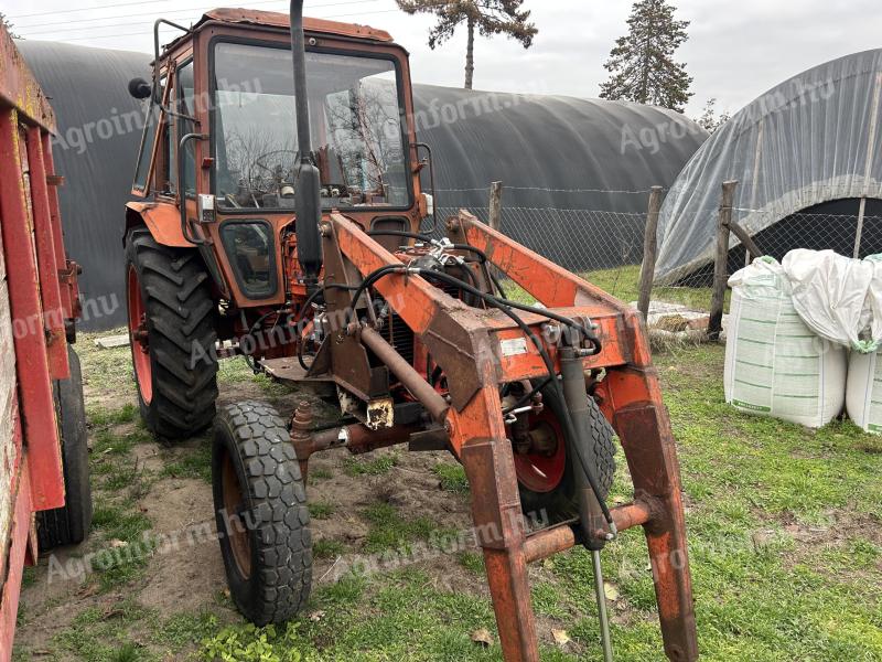 Mtz 550 cu încărcător frontal orbital