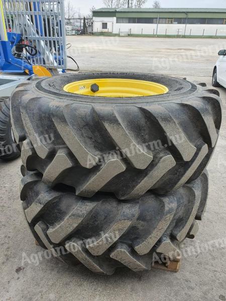 Sada lesných kolies bola na sérii John Deere 8 tisíc