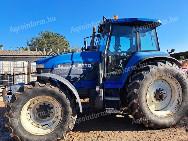 New Holland 8770