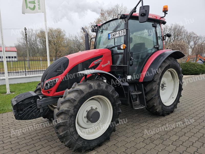 Valtra A104