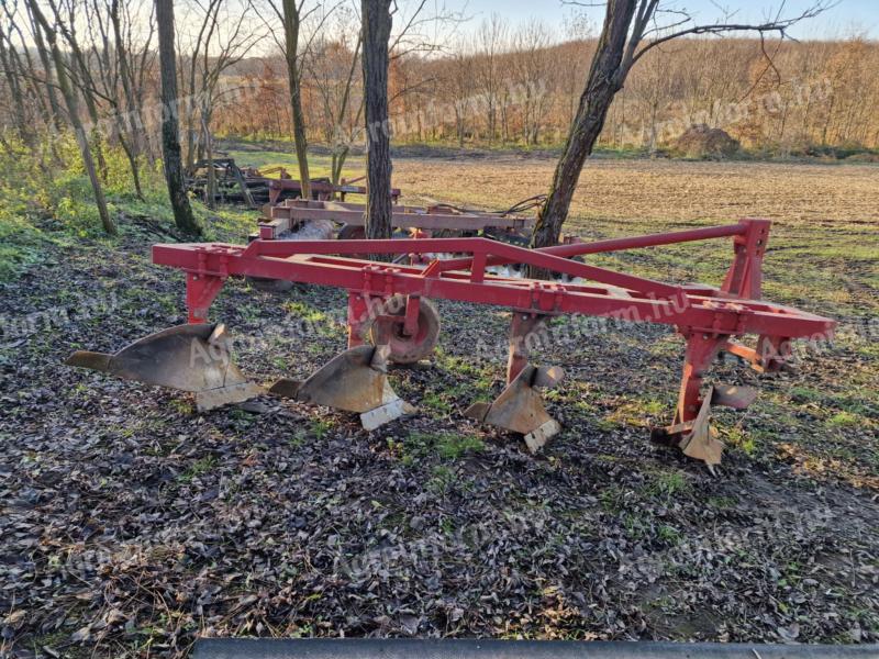 4×35 Kühne plough plus a spare plough head