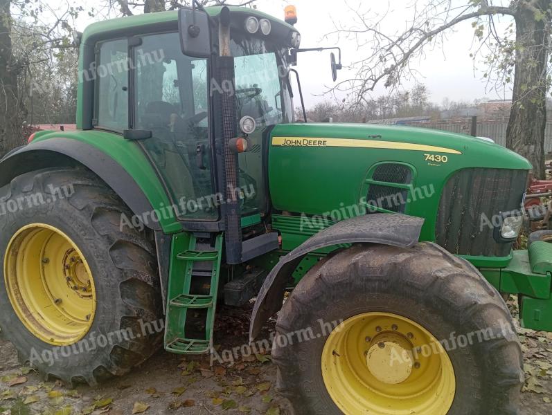 John Deere 7430R