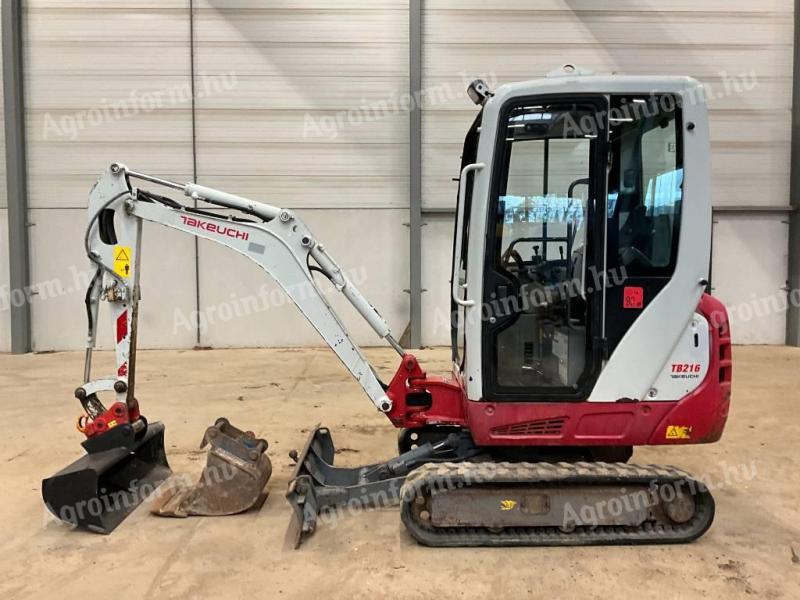 Takeuchi TB216 / 2015 / 2150 kg / 2 linguri / Leasing de la 20%