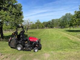 WISCONSIN PIRANHA W3651 KUBOTA IPARI FŰNYÍRÓ TRAKTOR