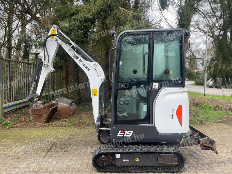 Bobcat E19 / 2019 / 600 h / 2 łyżki / Leasing od 20%