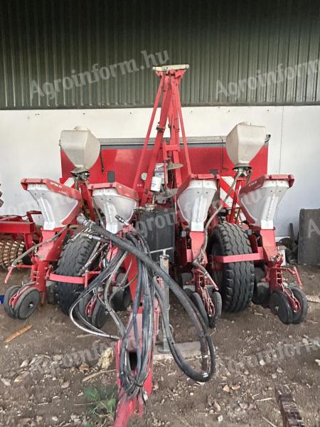 Kverneland Accord Optima HD e-Drive 8 row seed drill