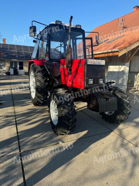 MTZ BELARUS 820 Traktor