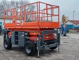 SkyJack SJ8831 - 11,27 m - 4x4